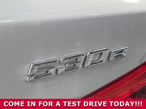 Used 2018 BMW 530e xDrive image 36