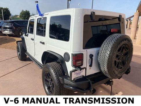 Used 2013 Jeep Wrangler Unlimited Sahara image 7