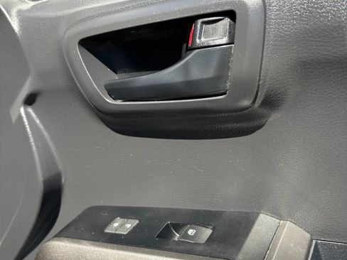 Used 2022 Toyota Tacoma SR5 AWD/4WD image 35