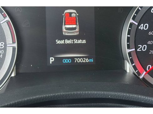 Used 2022 Toyota Highlander L AWD/4WD image 29