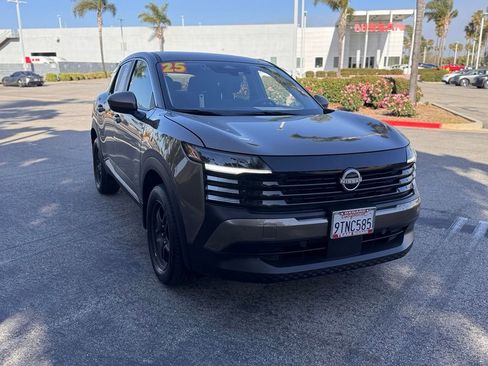 Certified 2025 Nissan Kicks SV FWD image 2