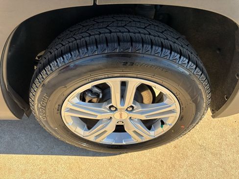 Used 2024 GMC Terrain SLE image 19