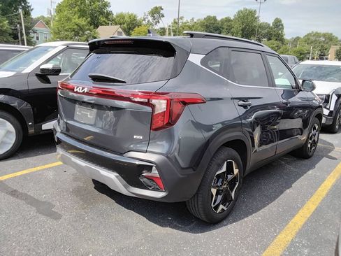 Used 2024 Kia Seltos EX AWD/4WD image 6