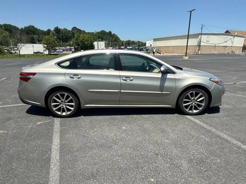 Used 2015 Toyota Avalon XLE Touring FWD image 5