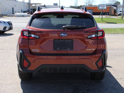 Used 2024 Subaru Crosstrek 2.5i Limited image 5