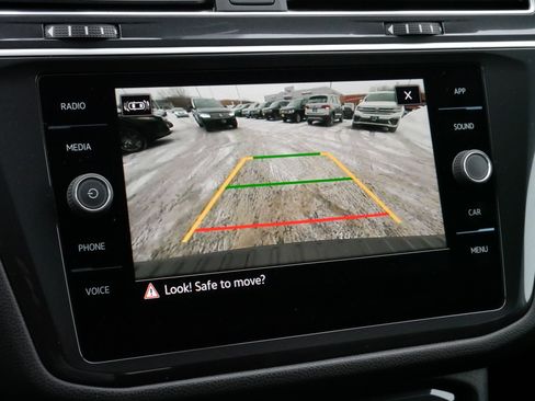 Certified 2024 Volkswagen Tiguan SE R-Line image 27