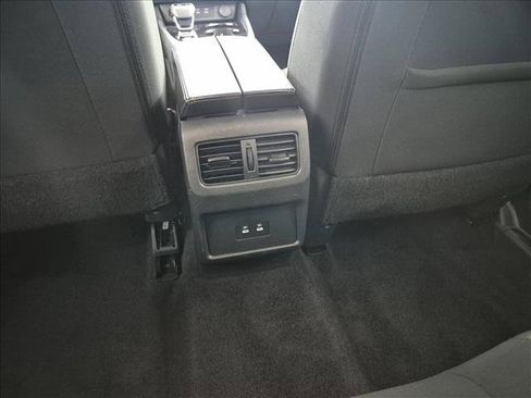 Used 2025 Nissan Rogue SV FWD image 17
