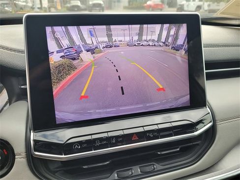 Used 2023 Jeep Compass Limited image 24