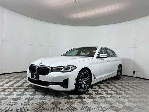 Used 2022 BMW 530i xDrive w/ Premium Package image 3