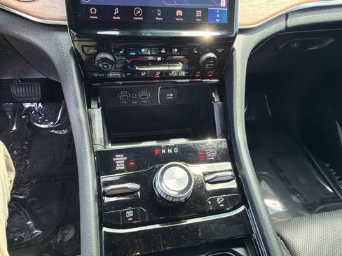 Used 2024 Jeep Grand Cherokee L Summit w/ High Altitude Package AWD/4WD image 5