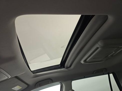 Used 2018 Honda Pilot Touring image 25