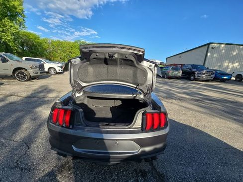 Used 2022 Ford Mustang GT w/ Equipment Group 301A RWD image 19