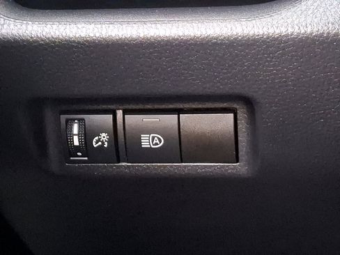 Certified 2021 Toyota RAV4 XLE image 21