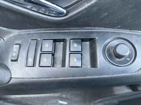 Used 2018 Chevrolet Trax LT w/ Sun & Sound Package image 10