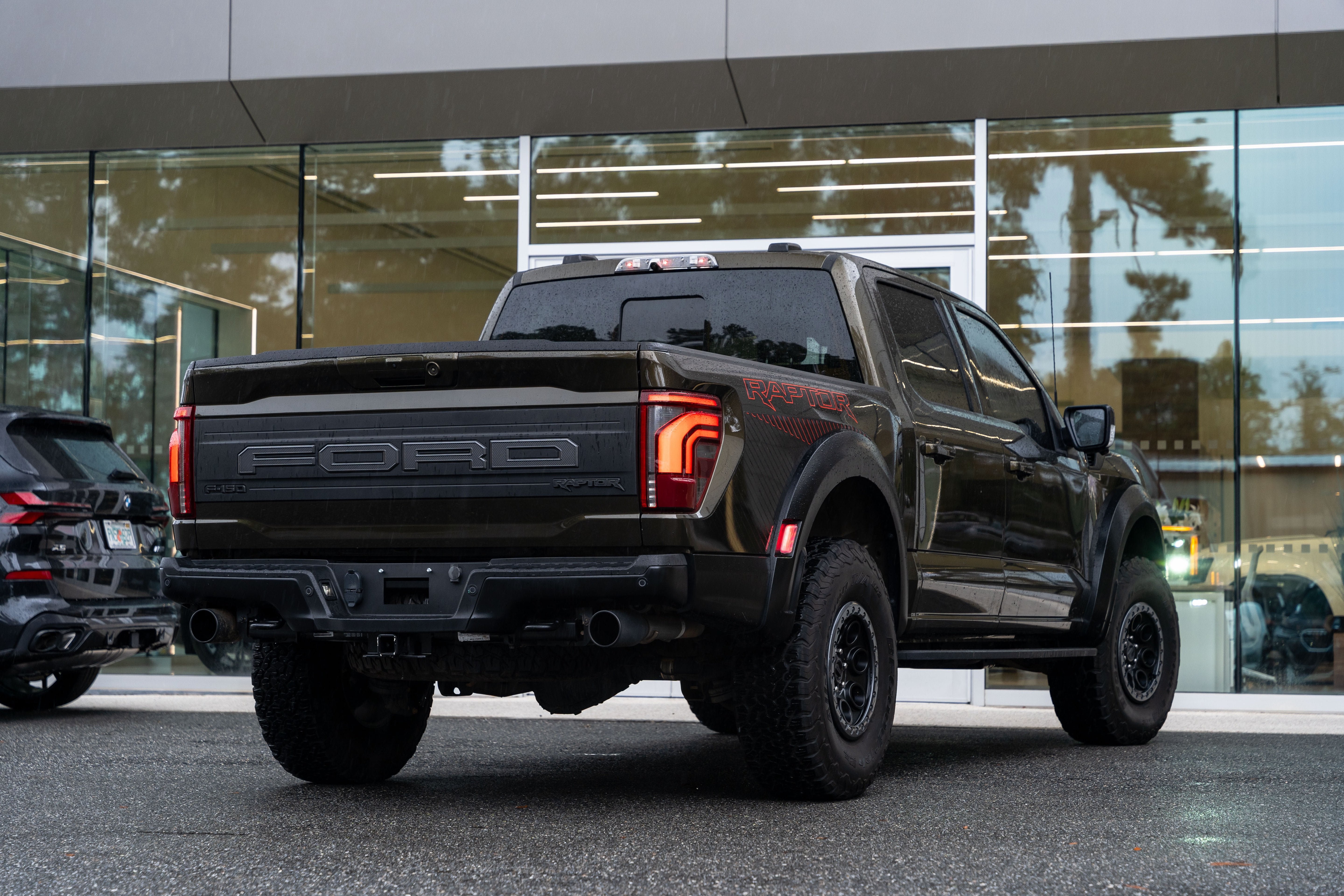 Used 2025 Ford F150 Raptor AWD/4WD image 5