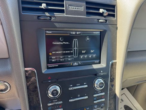 Used 2015 Lincoln Navigator 2WD image 21