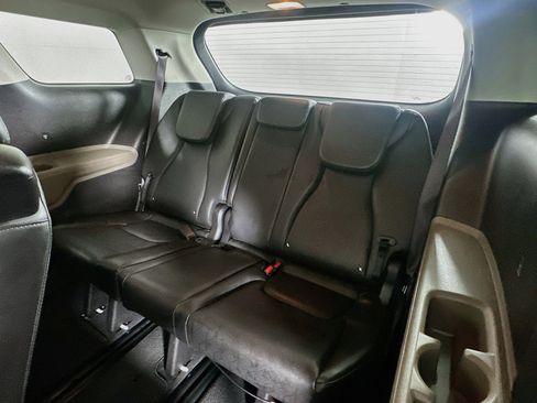 Used 2025 Kia Carnival FWD image 29
