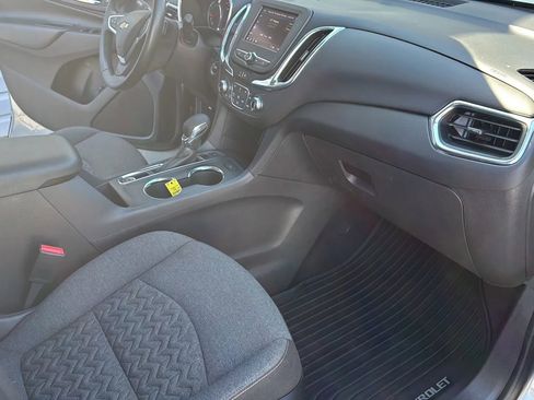 Used 2023 Chevrolet Equinox LT image 29