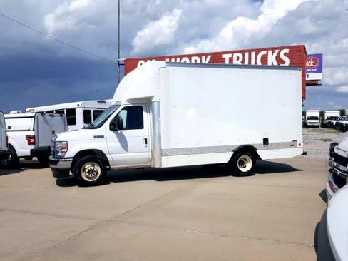 Used 2021 Ford E-350 and Econoline 350 Super Duty w/ Power Windows & Locks Group image 2