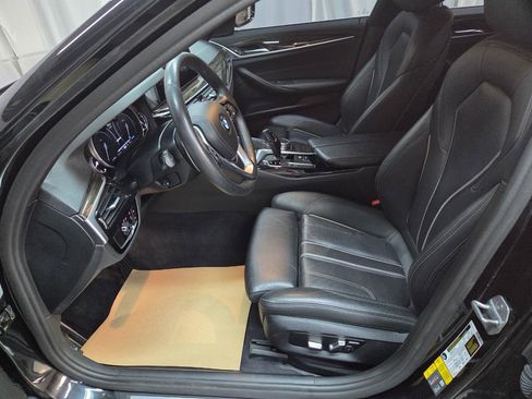 Used 2019 BMW 530e xDrive w/ Convenience Package AWD/4WD image 16