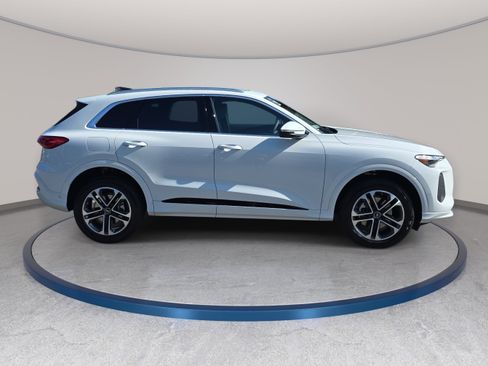 New 2026 Audi Q5 Premium AWD/4WD image 4