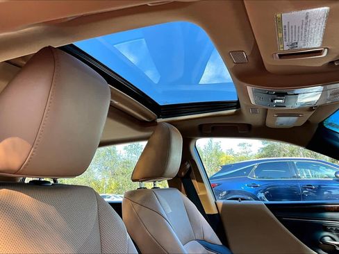 Used 2022 Lexus ES 350 w/ Premium Package image 13