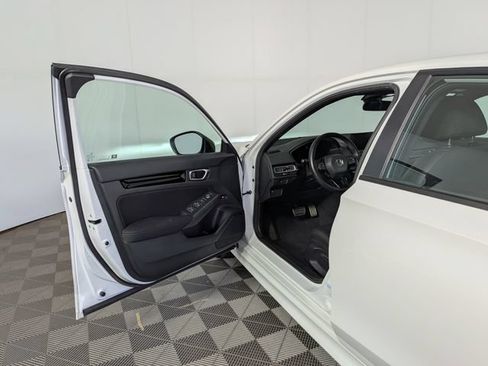 Used 2025 Honda Civic Sport image 12