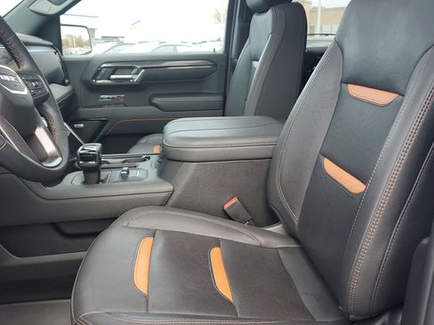 Used 2024 GMC Sierra 1500 AT4 w/ AT4 Premium Package AWD/4WD image 14