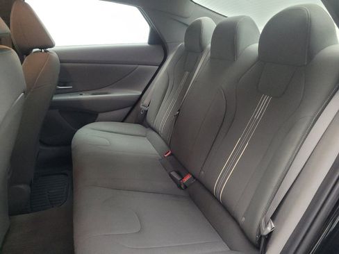 Used 2023 Hyundai Elantra SEL w/ Convenience Package FWD image 18