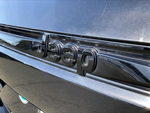 Certified 2023 Jeep Grand Cherokee Altitude image 27