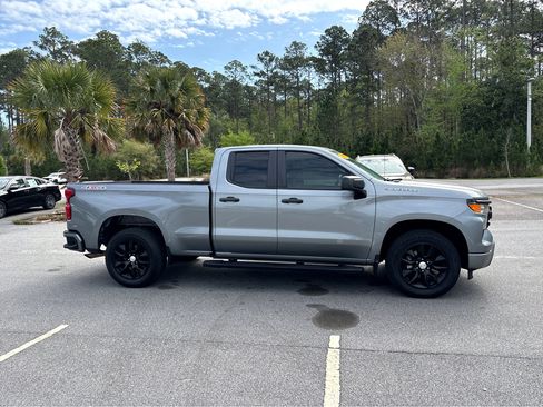 Used 2023 Chevrolet Silverado 1500 Custom image 18