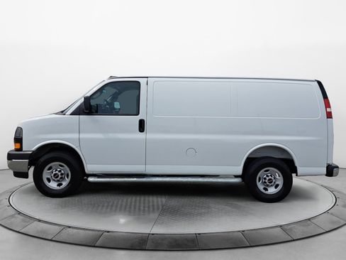 Used 2025 GMC Savana 2500 w/ Driver Convenience Package RWD image 4