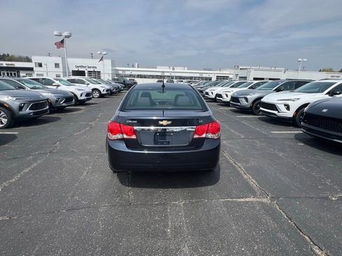 Used 2014 Chevrolet Cruze LT FWD image 4