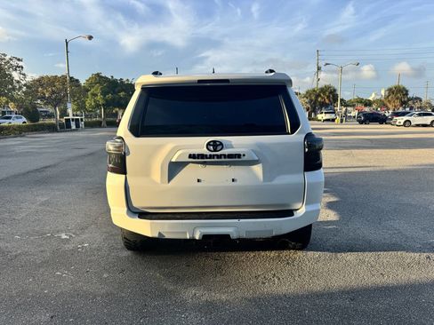 Used 2019 Toyota 4Runner SR5 image 5