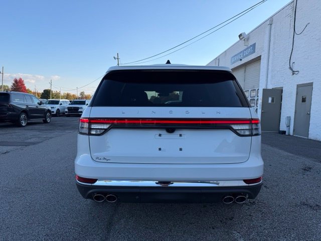 New 2027 Lincoln Aviator AWD image 10