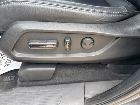 Certified 2023 Honda Pilot Touring image 7