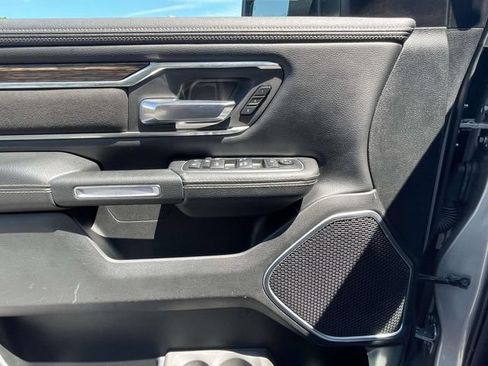Used 2019 RAM 1500 Laramie AWD/4WD image 11