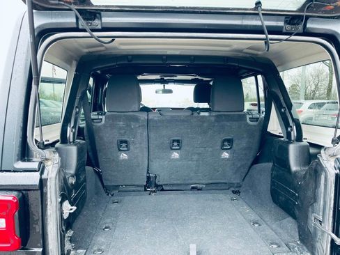 Used 2018 Jeep Wrangler Unlimited Rubicon w/ Steel Bumper Group image 21