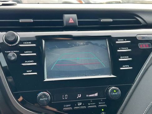 Used 2019 Toyota Camry SE FWD image 28