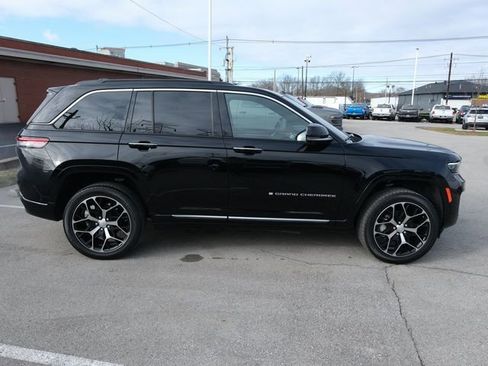 Used 2024 Jeep Grand Cherokee Summit image 2