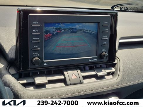 Used 2021 Toyota RAV4 XLE w/ Convenience Package FWD image 31