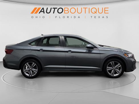 Used 2023 Volkswagen Jetta SE FWD image 7