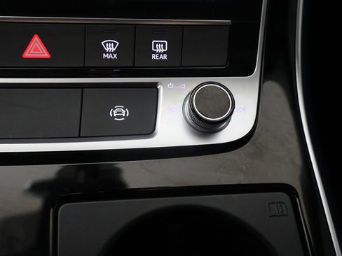 Used 2023 Audi Q8 Premium Plus w/ Premium Plus Package AWD/4WD image 56