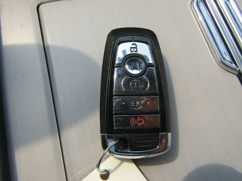 Used 2025 Lincoln Navigator Reserve AWD/4WD image 49