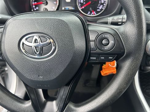 Used 2022 Toyota RAV4 LE image 22