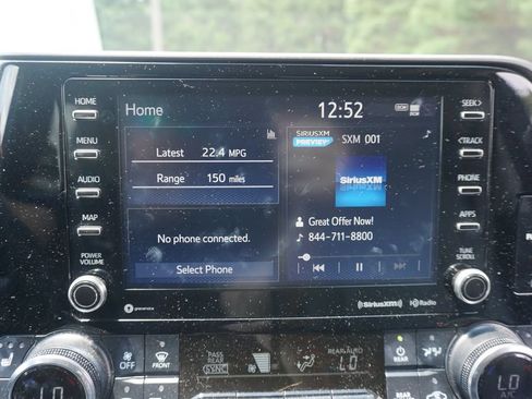 Used 2022 Toyota Highlander XLE FWD image 11