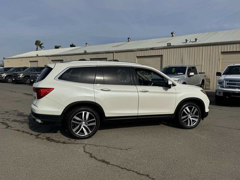 Used 2016 Honda Pilot Touring image 12