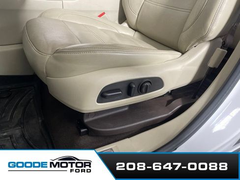 Used 2017 GMC Acadia Denali w/ Technology Package AWD/4WD image 11