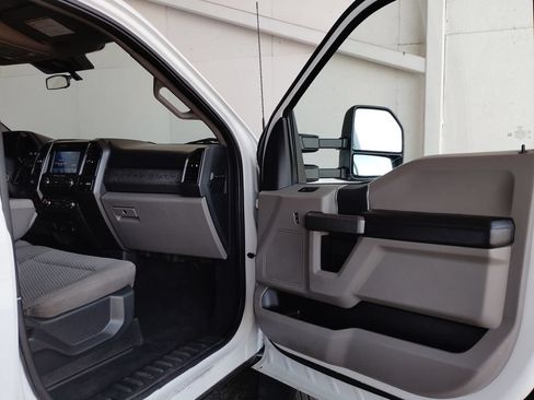 Used 2022 Ford F550 4x4 Crew Cab Super Duty image 10