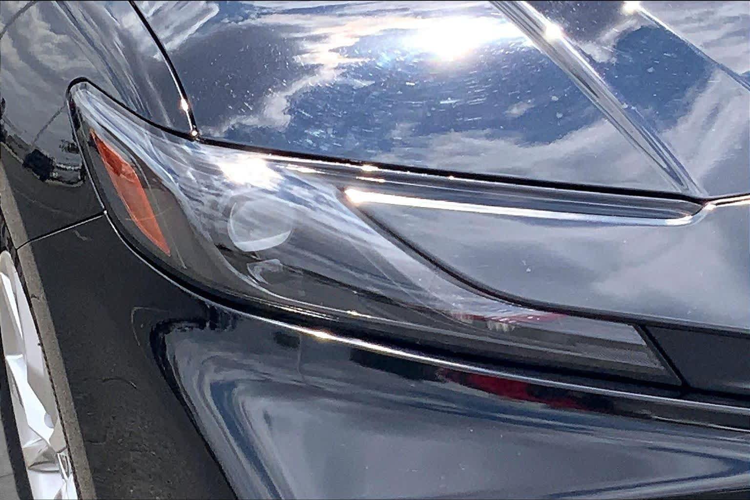 Used 2025 Toyota Camry LE FWD image 28